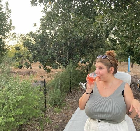 big tits brunette onlyfans hd images