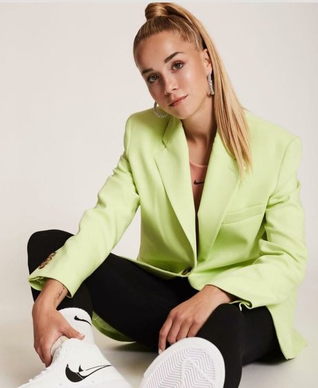 Giulia Gwinn model nudes gallery