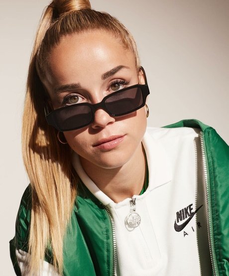 Giulia Gwinn hot star photo