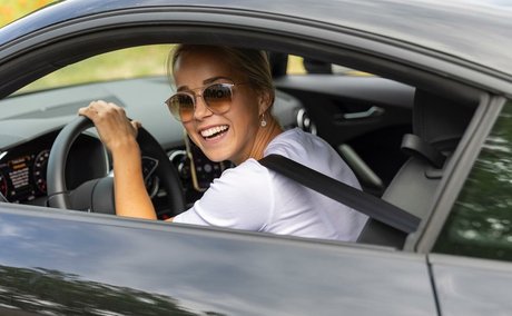 Giulia Gwinn sexy model image