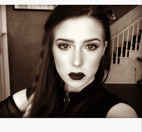 MoreGodheadtestifies model top photo