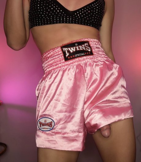 Naomib93 hd model img