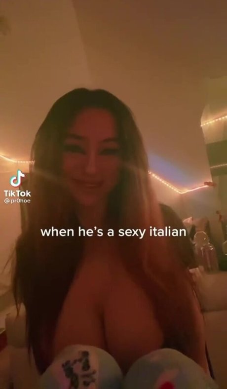 Ava Francisca model hot images