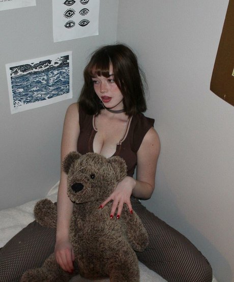 tateurban model nude photos