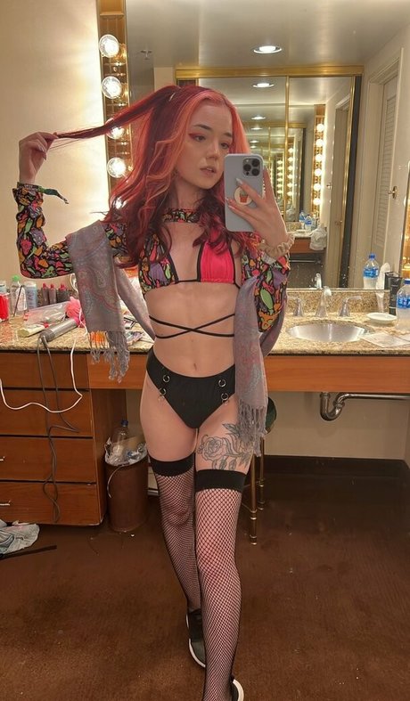 holoraevyn star xxx images