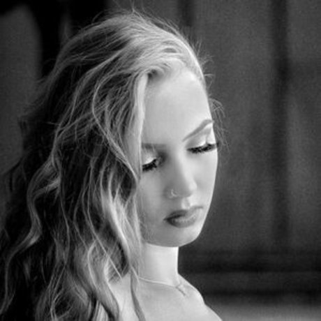 yarinchen0402 star hot galleries