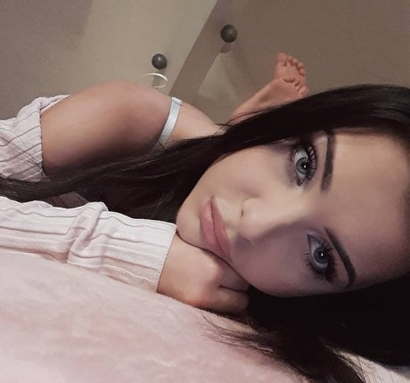 Pamela Borek erotic actress img