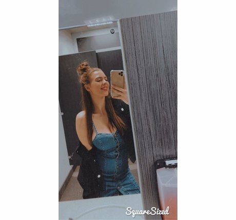 Chelsea Rowlinson nudes actress img