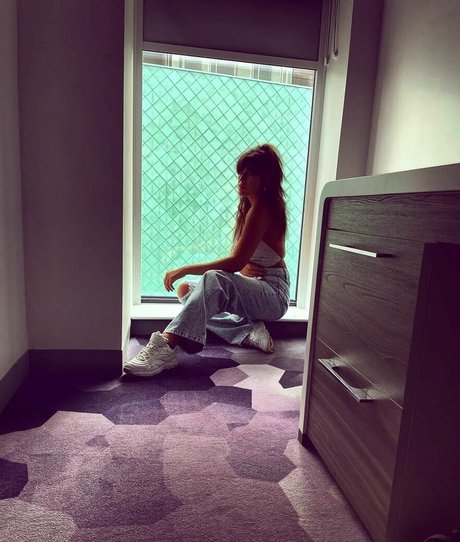 Vicki Walker star hd image