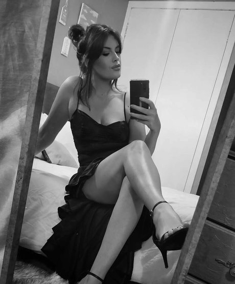 Vicki Walker sexy model gallery