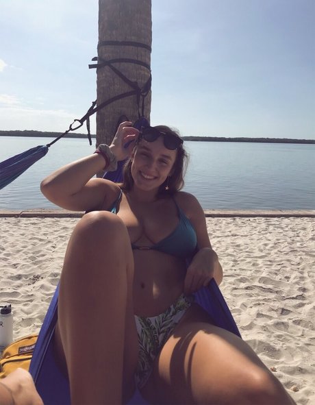 shemale outdoor onlyfans sexy image