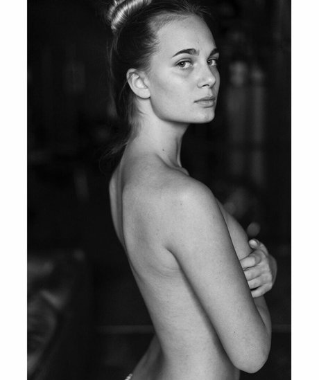 ann cornel model free picture