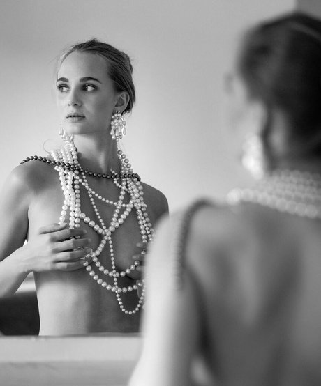 ann cornel exclusive model image