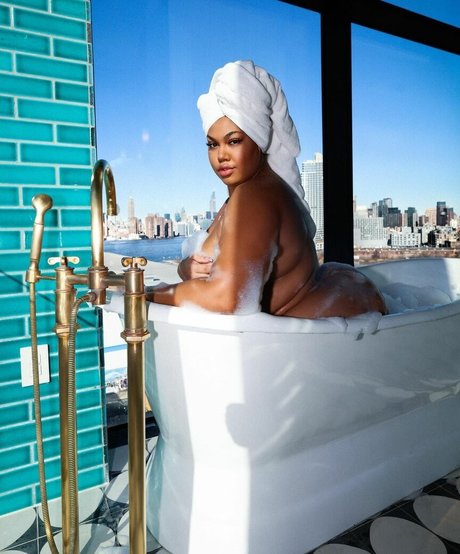 skinny milf onlyfans art naked img