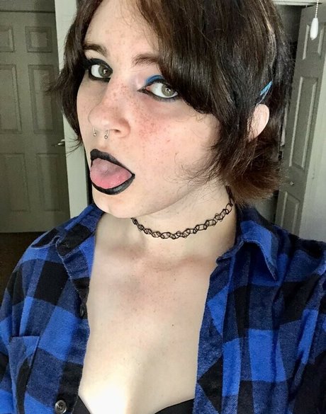 Scarlet Skeie porn star images