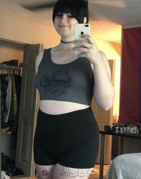 Scarlet Skeie naked pornstar pic