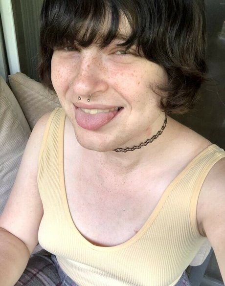 Scarlet Skeie star hd pictures