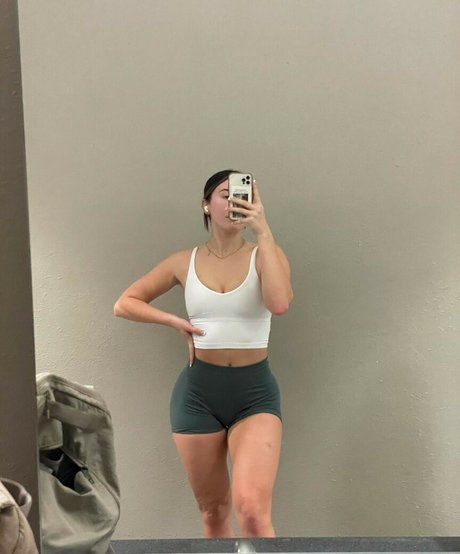 Courtney Dow actress picture