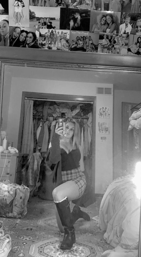 hairy legs onlyfans sexy photos