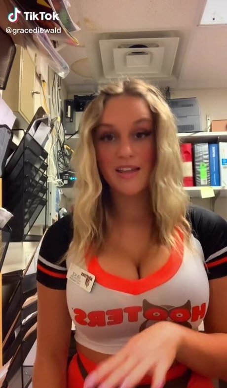 bunny xxx onlyfans top pic