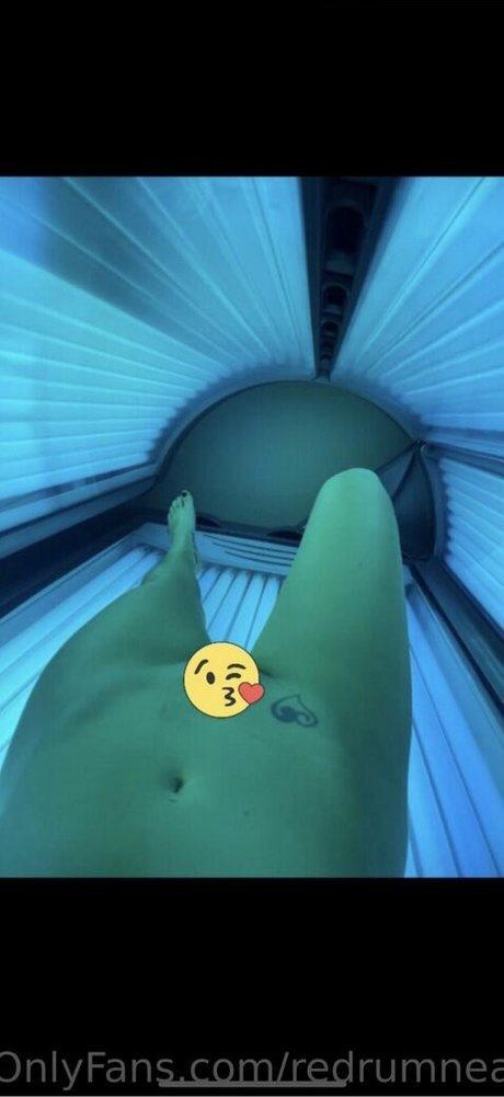 Redrumnealey star erotic archive