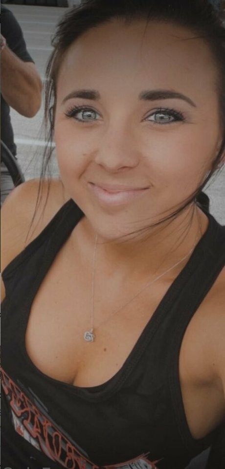 Redrumnealey pretty model img