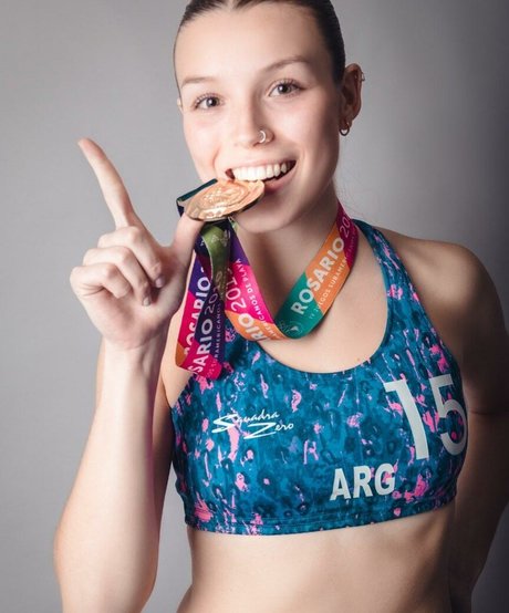 Gise Bonomi sexy model images