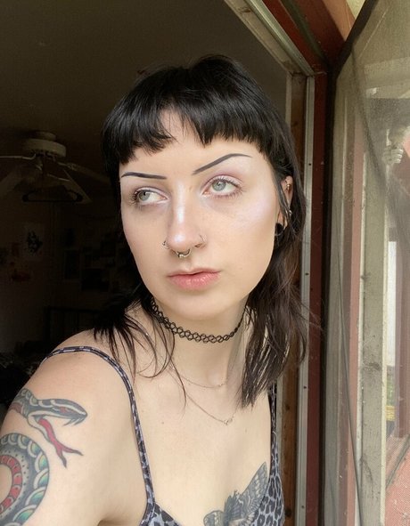 ebony smoking onlyfans pornos pictures