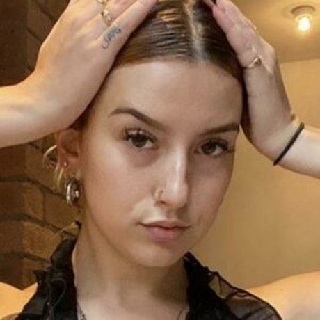 Bek Ellen nice pornstar gallery