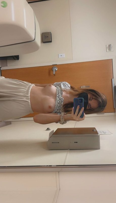 Nicole Shelby model naked photos