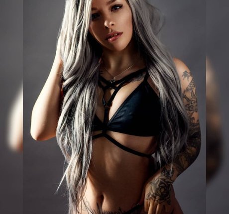 Yuumiko model nude gallery