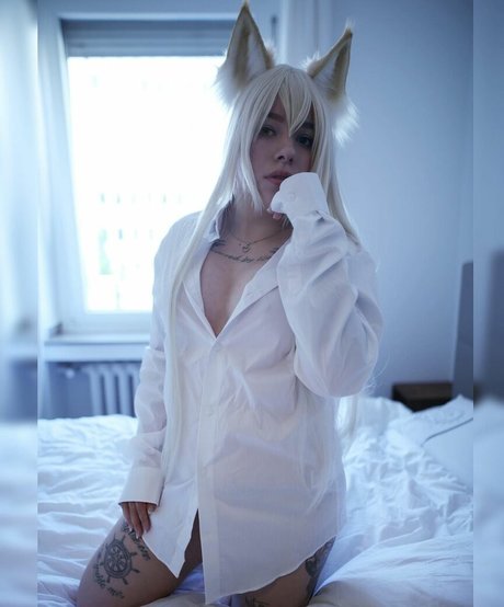 Yuumiko art model photos