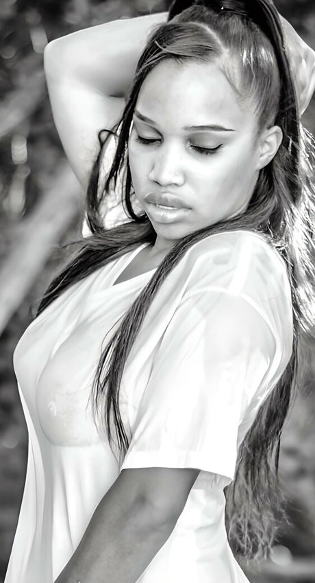 Sheera The Model star hot pictures