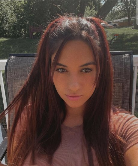 Rissaxtine pornstar nice archive