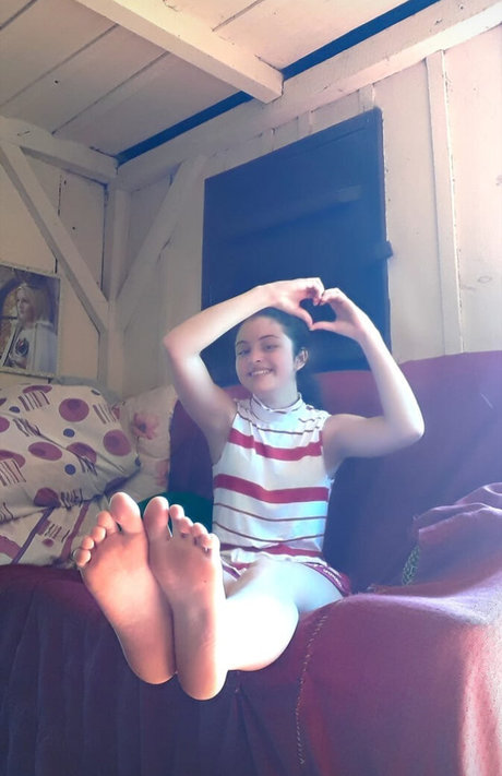 Pezinhos Da Jhenny pornstar art archive