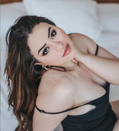 waitress onlyfans nude images