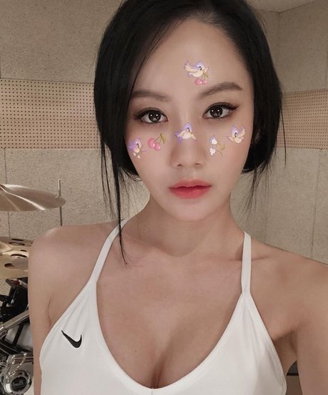 A Yeon model porn archive