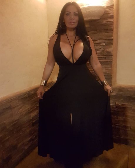 Carolina Luna model pretty galleries