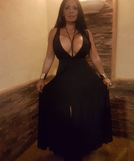 Carolina Luna adult star images