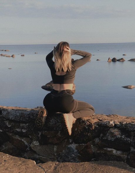 DollHole GrabFuck nice star gallery