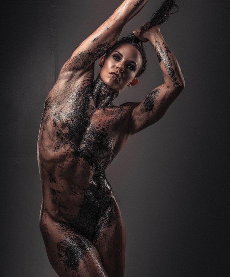 Tana Swink model nudes pic