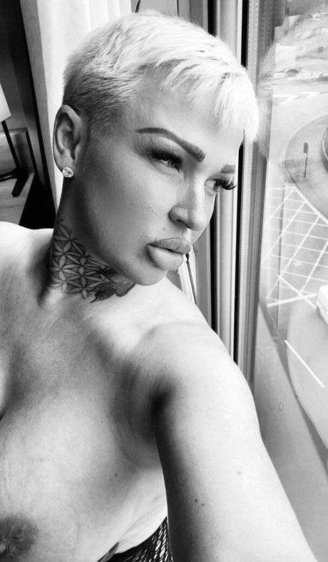 Tory Candi Jackson model best picture