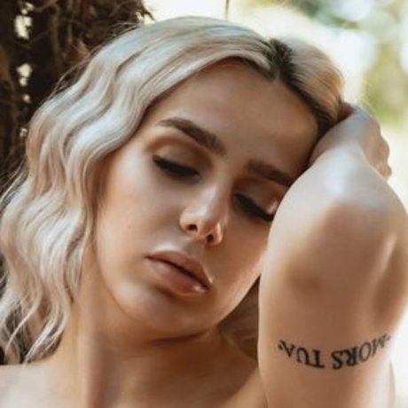 krippymami nudes model pic