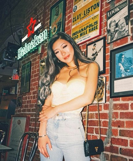 Gloriawuuu hot star picture