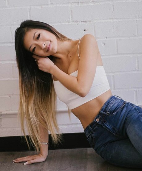 Gloriawuuu erotic actress picture