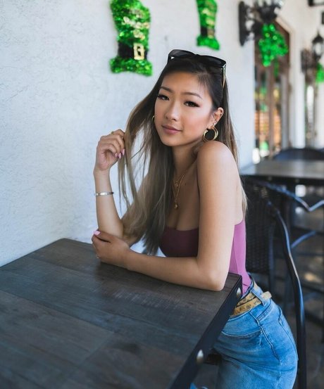 Gloriawuuu art actress photos