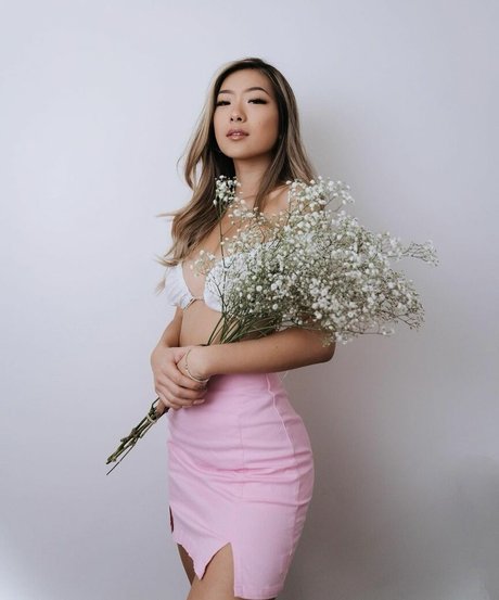 Gloriawuuu nude star img