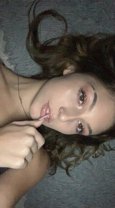 VenusRising pretty pornstar archive