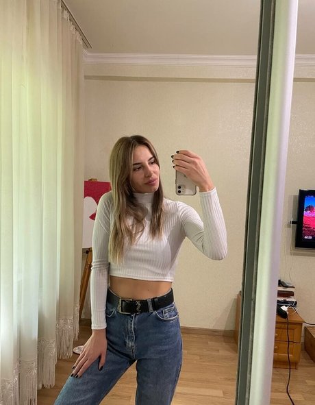 Kris Blow star nude photos