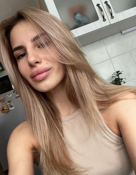 Kris Blow high quality pornstar img